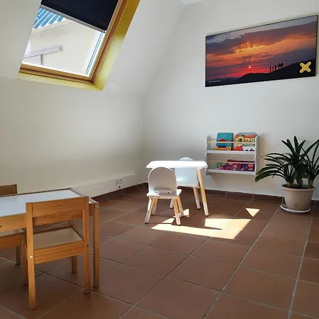 Núria Xanascat Hostal *
